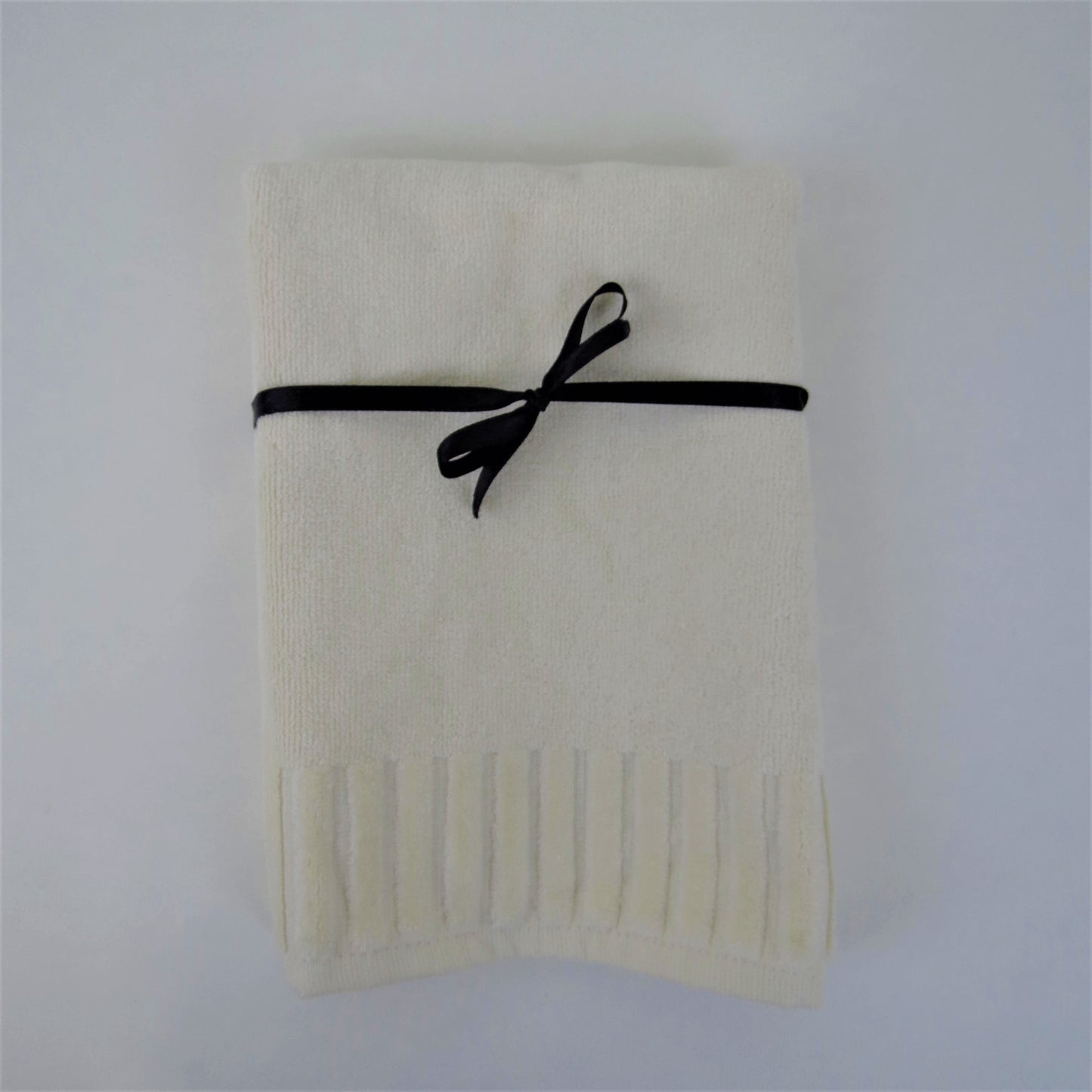 Shop Fingertip Towels from Starbox Gifts. Monogrammed fingertip towels