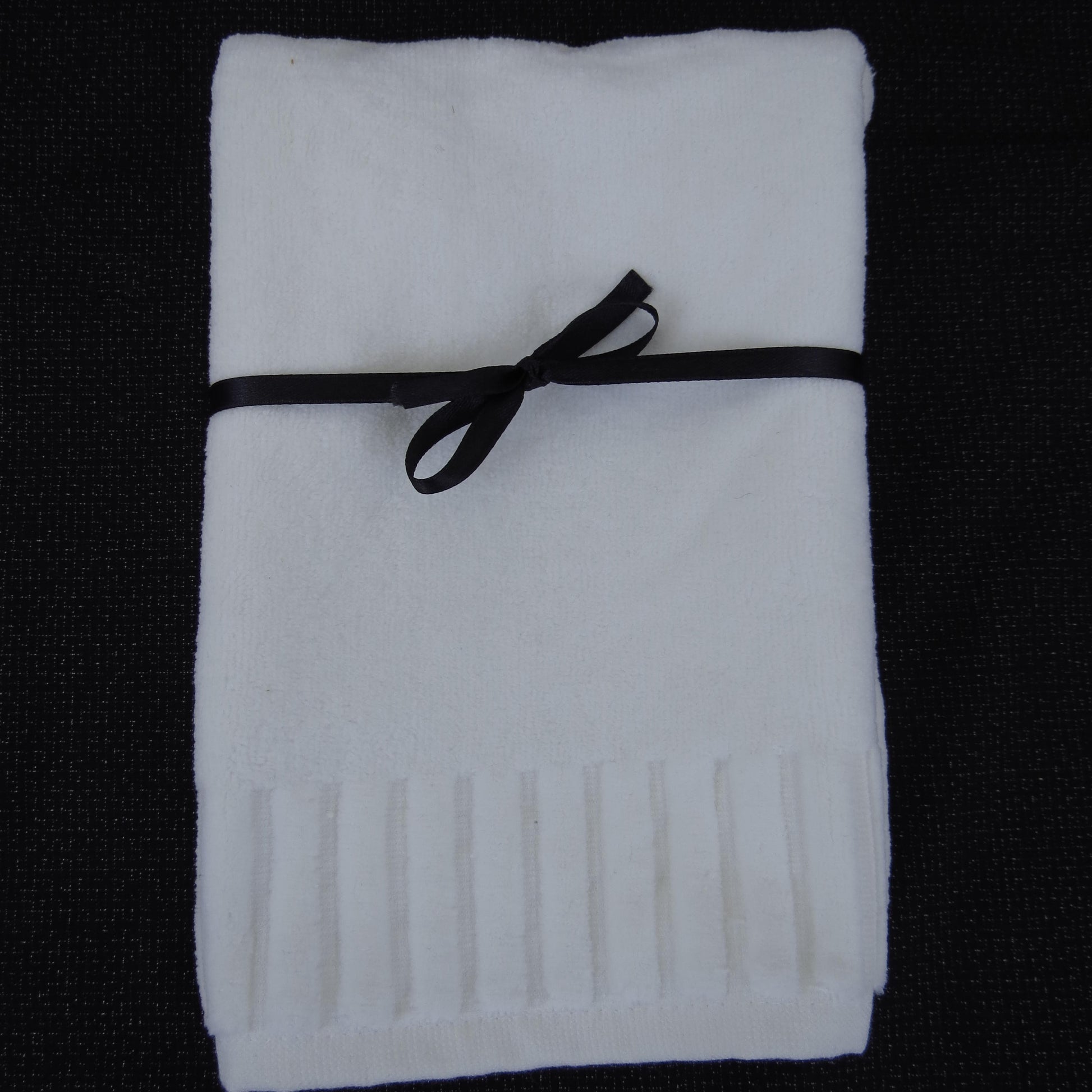 Shop Fingertip Towels from Starbox Gifts. Monogrammed fingertip towels